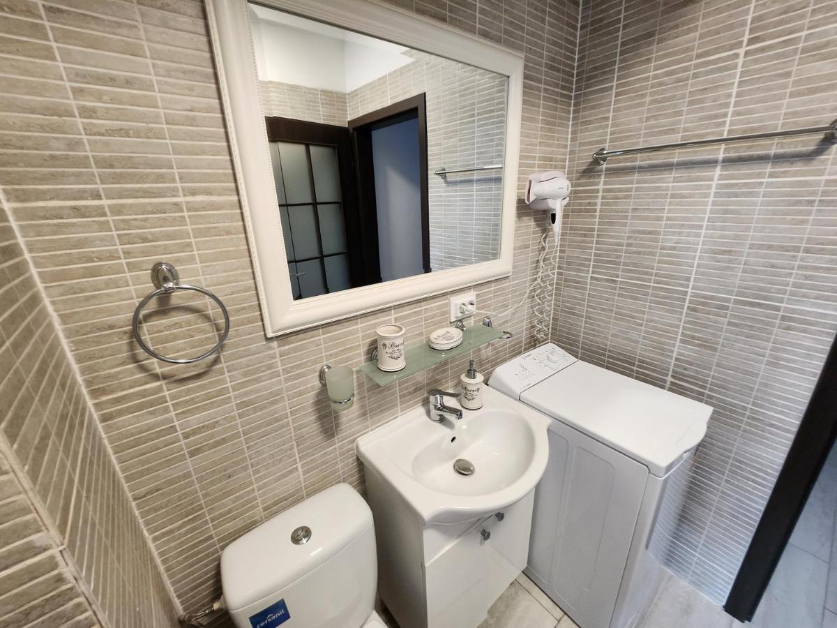 Boutique City Retreats Apartments Ясси Екстер'єр фото