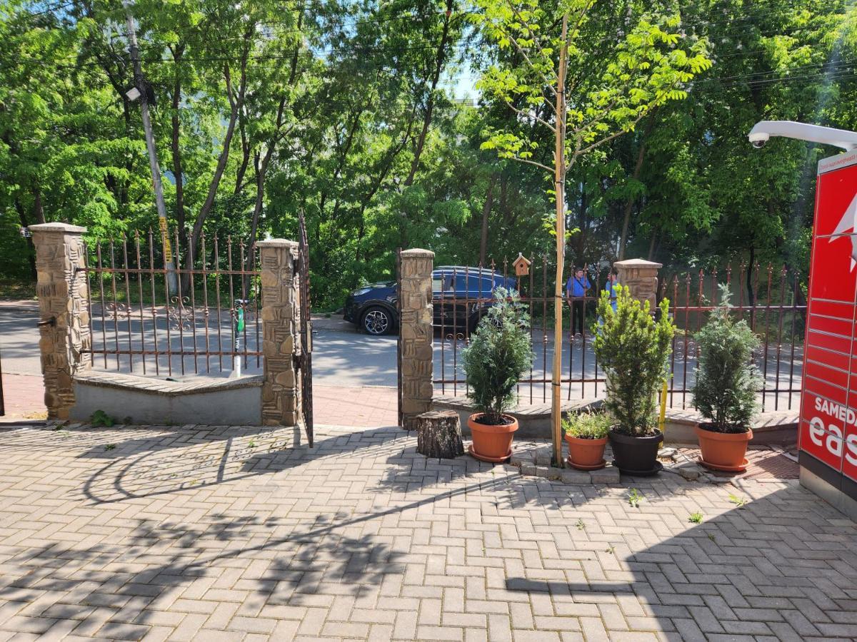Boutique City Retreats Apartments Ясси Екстер'єр фото